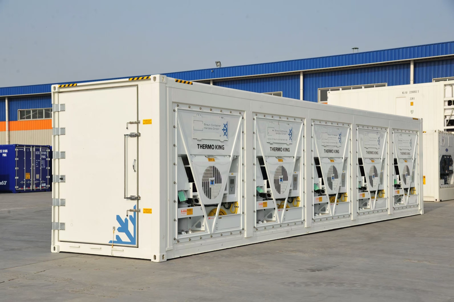 Exterior de contenedor refrigerado de 40 pies con unidades de refrigeración