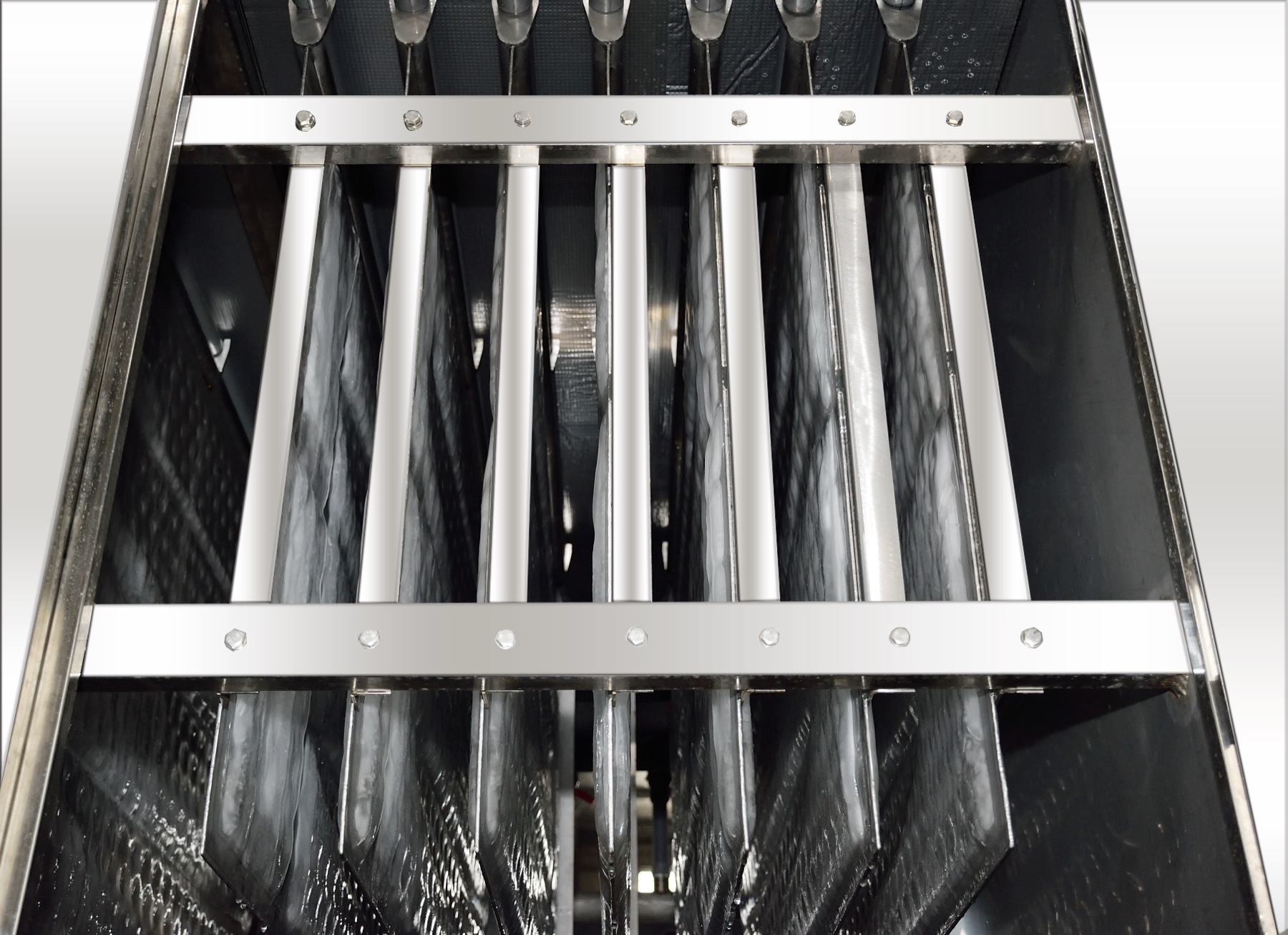 Máquina de hacer hielo en placas AP-5TW Detalle del evaporador y descarga de hielo