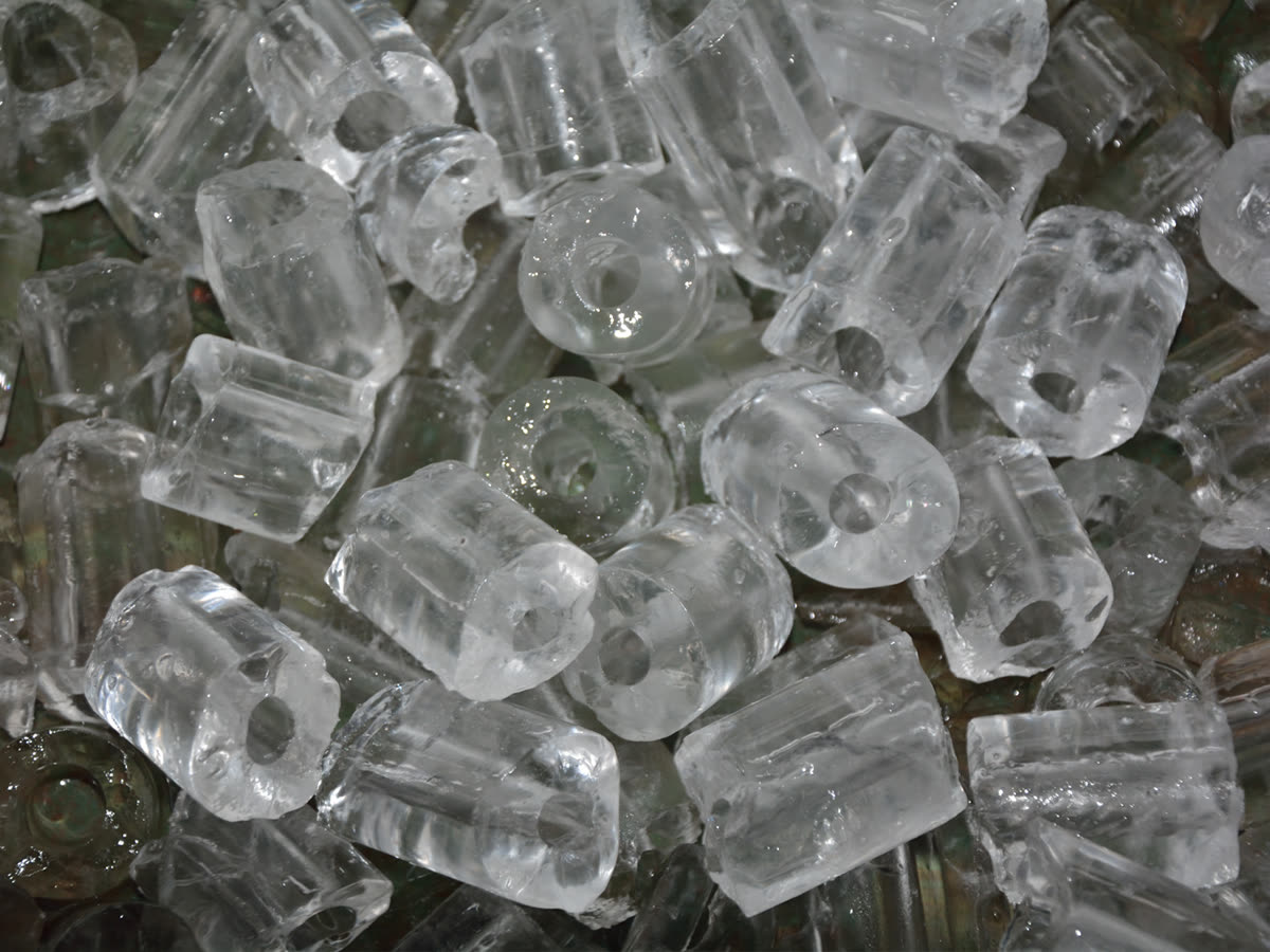 Hielo en tubos transparente producido por una máquina de hielo en tubos industrial